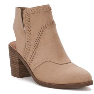 NWT Sonoma tan booties